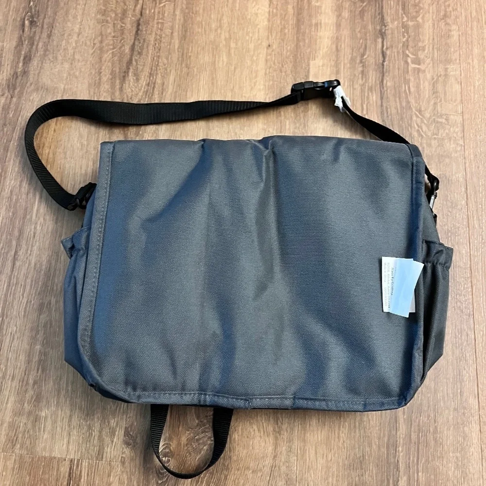 NWOT Eddie Bauer Insulated Cooler Messenger bag